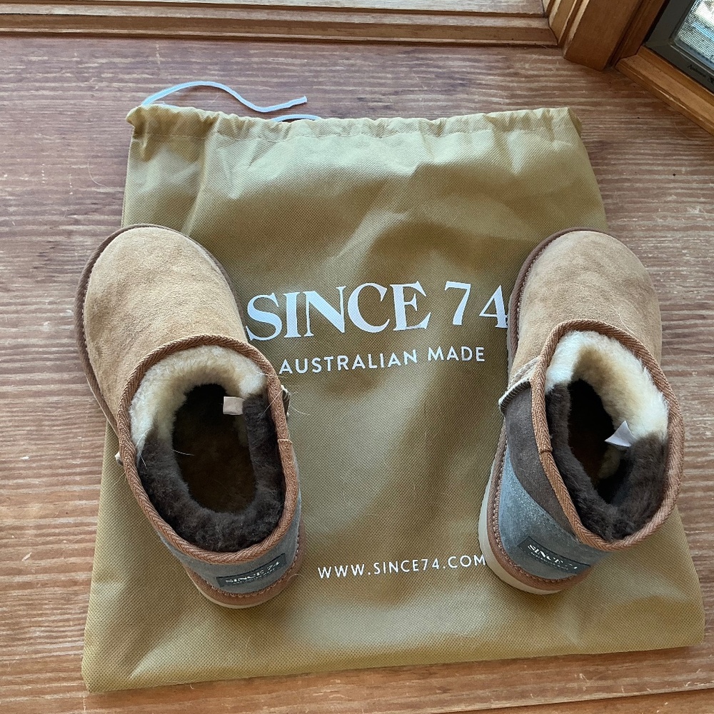 Since 74 Ultra Mini Tricolor Australian Shearling Boots – Size 9 – New / Rare